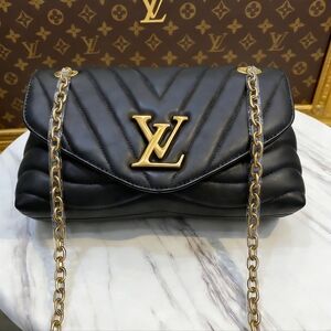 <AUTHENTIC>Louis Vuitton New Wave Chain Bag Black